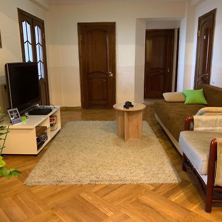 West Point Capsule Hostel Almaty Ngoại thất bức ảnh