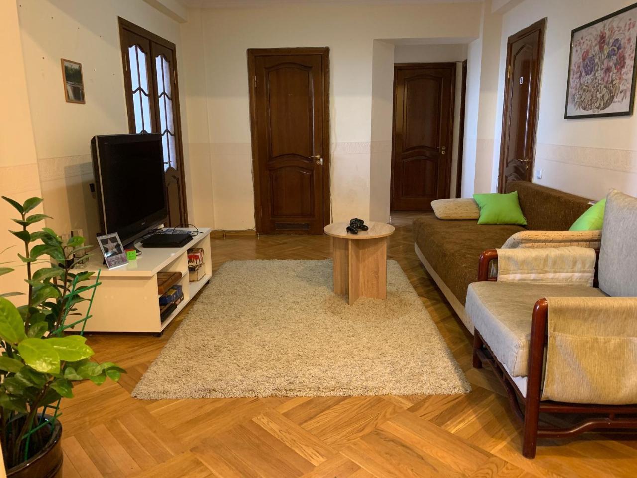 West Point Capsule Hostel Almaty Ngoại thất bức ảnh