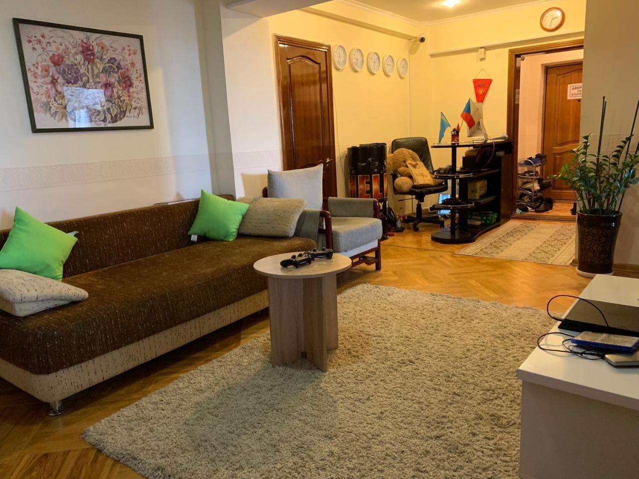 West Point Capsule Hostel Almaty Ngoại thất bức ảnh