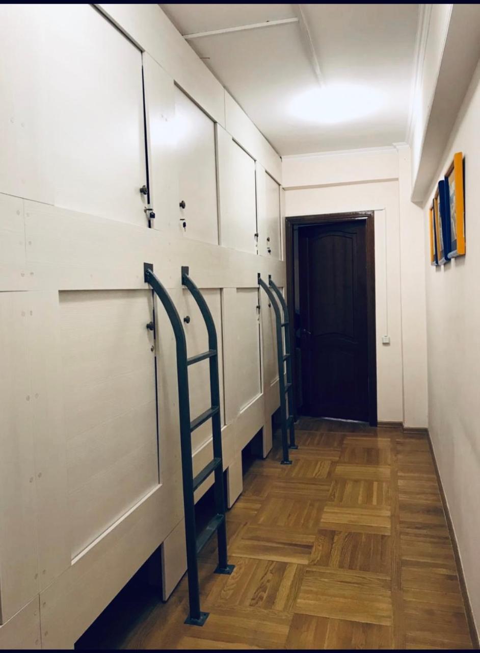West Point Capsule Hostel Almaty Ngoại thất bức ảnh